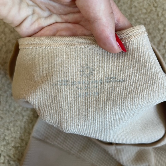 Aerie Small Top - Picture 3 of 4